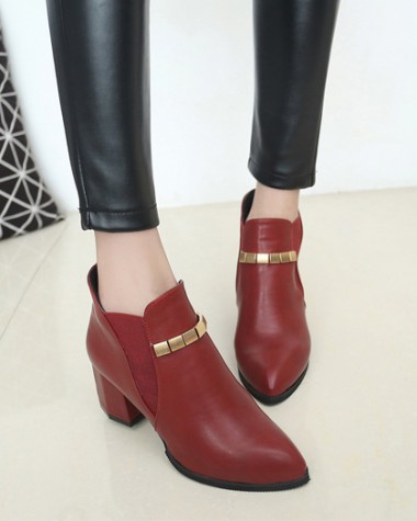 Giày boot nữ cố ngắn màu đỏ GBN6103